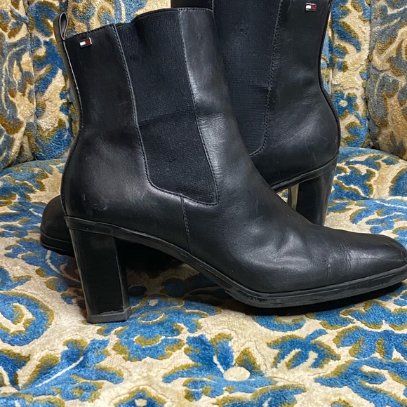 Tommy Hilfiger short genuine leather boots size 8.5 in black - Picture 3 of 3